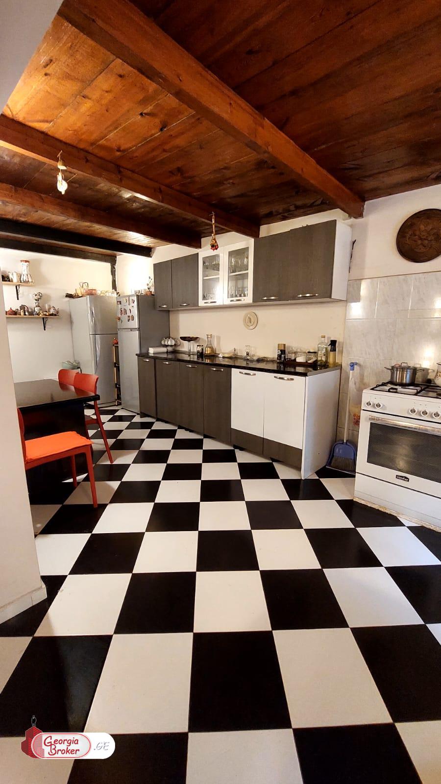 იყიდება ახალი გარემონტებული 5 ოთახიანი სახლი წეროვანში